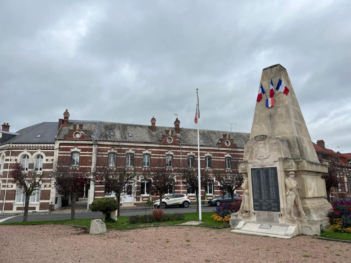 Hotel Le Conde Montdidier  Exterior foto